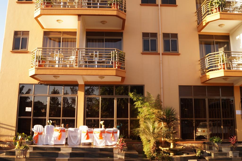 Tristar Hotel Kampala Exterior photo